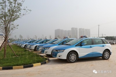 太原出租車司機集體探訪比亞迪 電動化轉(zhuǎn)型的堅定步伐